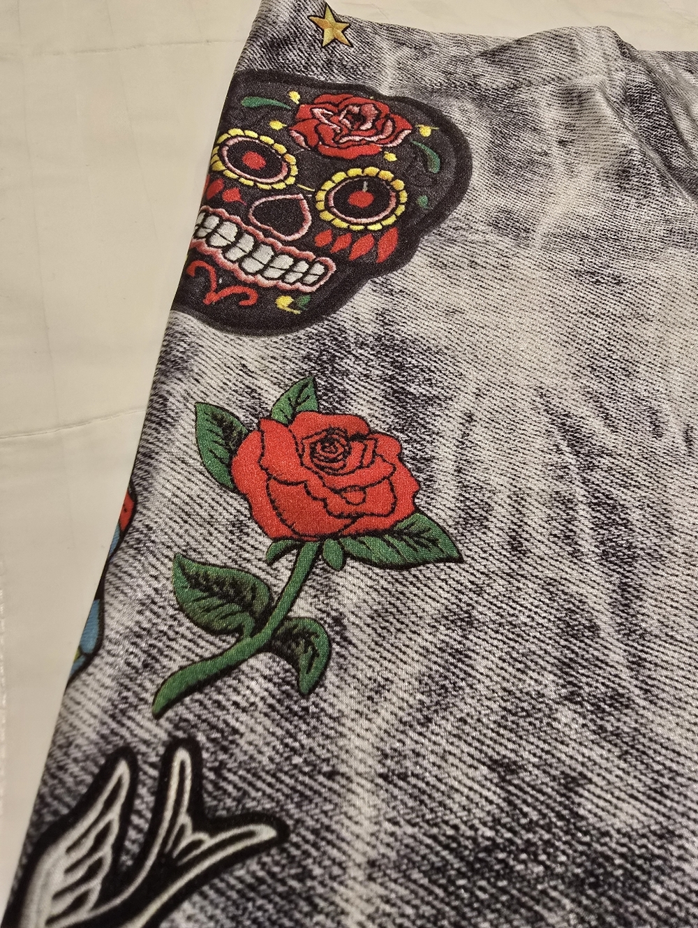 Terez Day of The Dead Print Leggings in White and Multicolor Girls XL=Womens XS - Picture 6 of 11